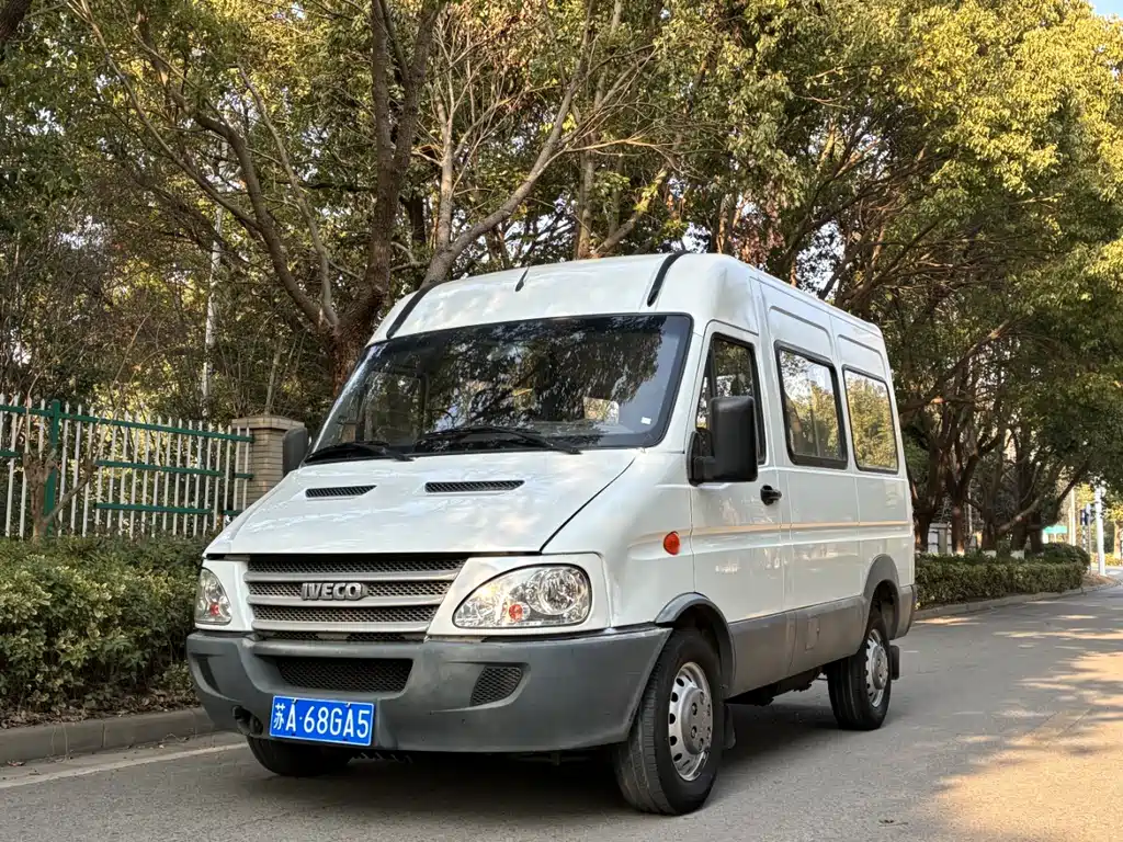 Iveco IVECO Daily 2017 2.5T Classic A37 High Roof 7-seater 47Z5 2018