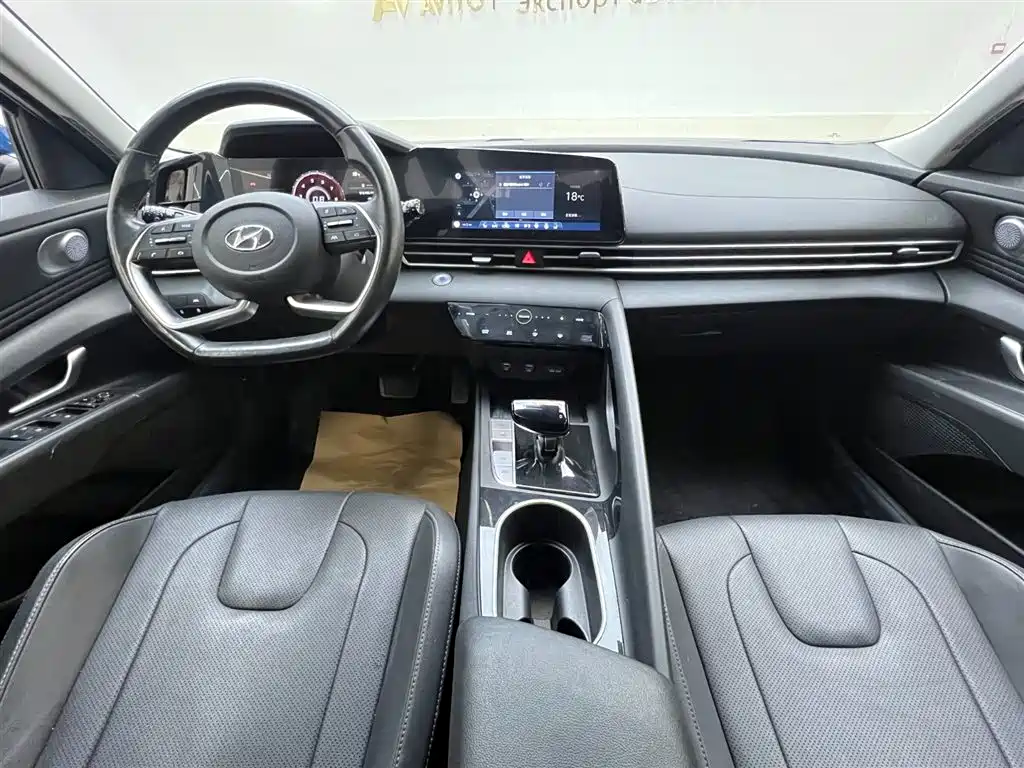 Hyundai Hyundai Elantra 2021 1.5L CVT LUX Premium Edition 2021 - thumbnail 7