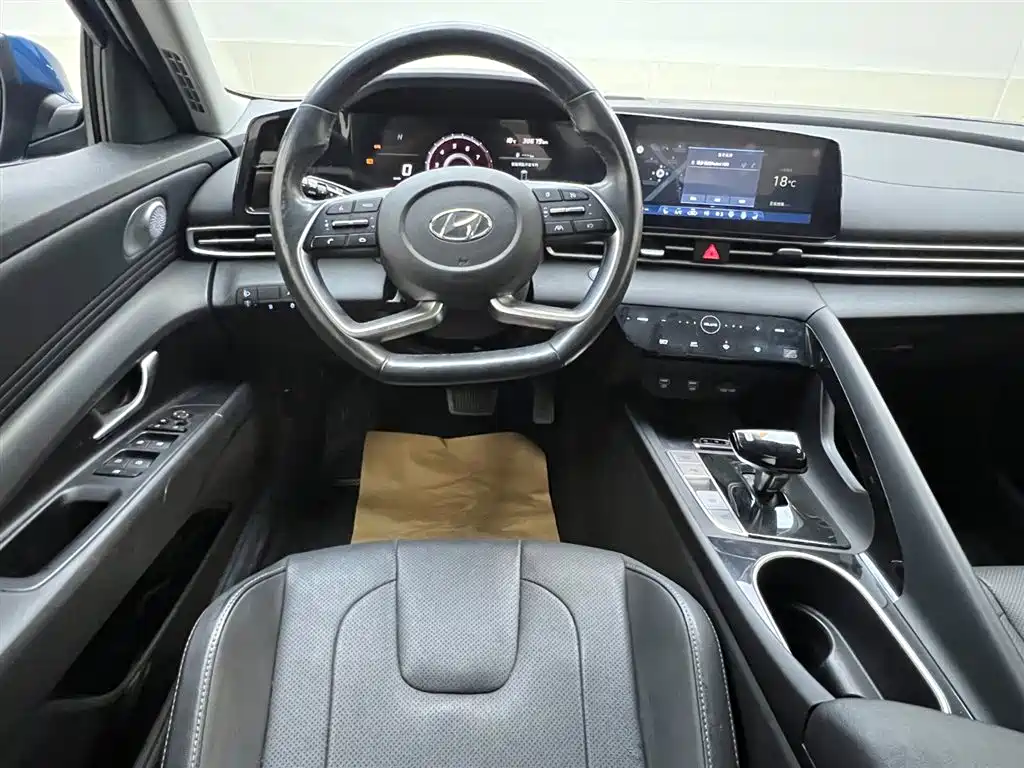 Hyundai Hyundai Elantra 2021 1.5L CVT LUX Premium Edition 2021 - thumbnail 8
