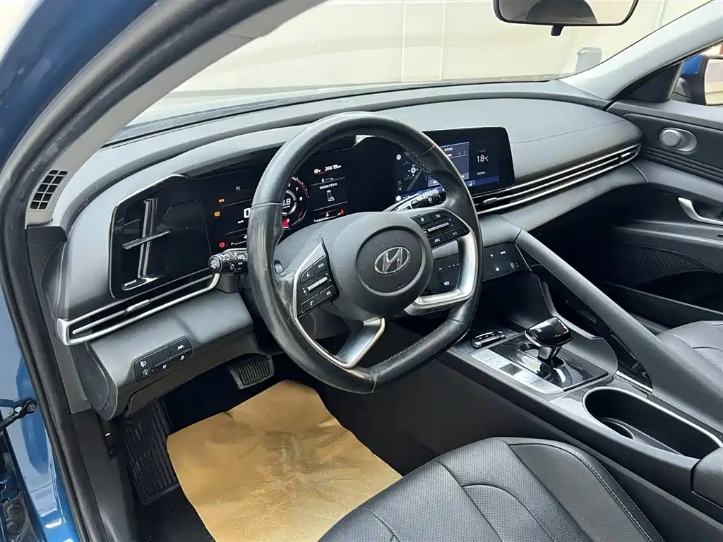 Hyundai Hyundai Elantra 2021 1.5L CVT LUX Premium Edition 2021 - thumbnail 12