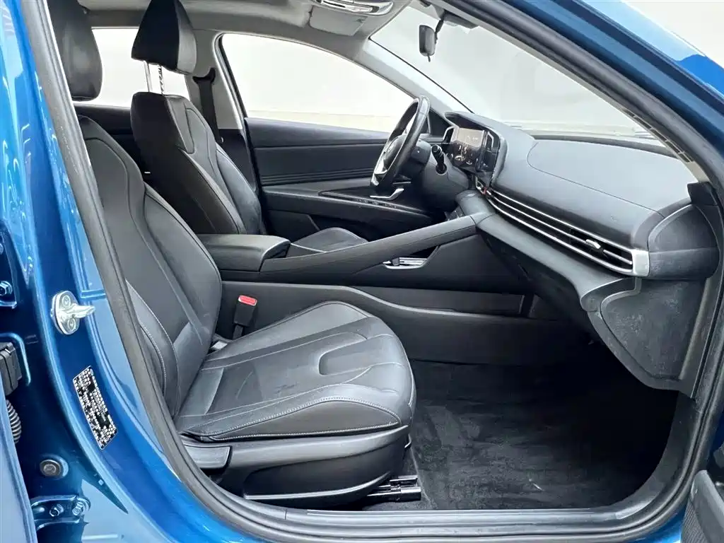 Hyundai Hyundai Elantra 2021 1.5L CVT LUX Premium Edition 2021 - thumbnail 14