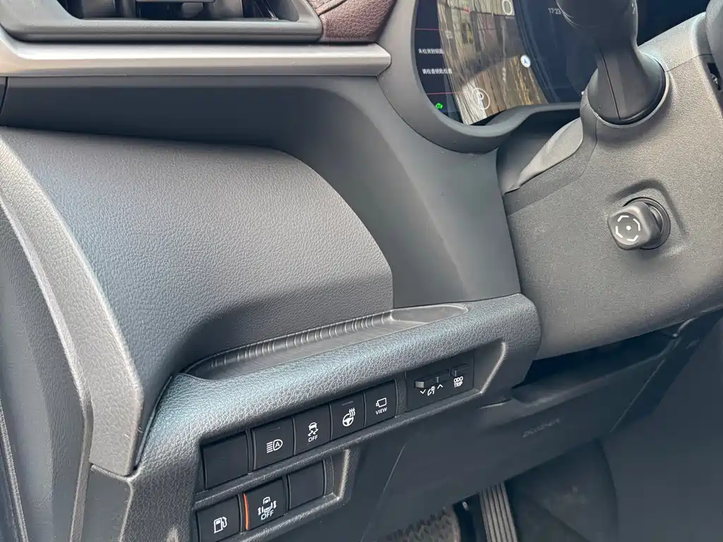 Toyota Toyota Sienna 2021 2.5L Hybrid Platinum Edition 2022 - thumbnail 8