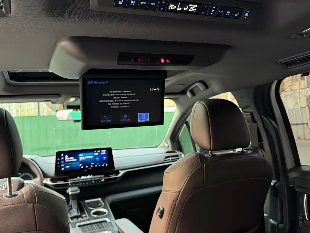 Toyota Toyota Sienna 2021 2.5L Hybrid Platinum Edition 2022 - thumbnail 12