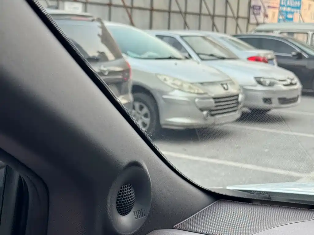 Toyota Toyota Sienna 2021 2.5L Hybrid Platinum Edition 2022 - thumbnail 19