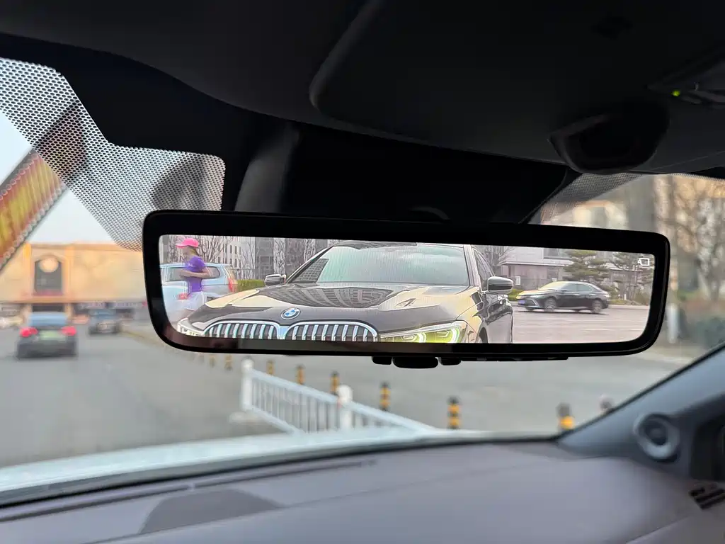 Toyota Toyota Sienna 2021 2.5L Hybrid Platinum Edition 2022 - thumbnail 20