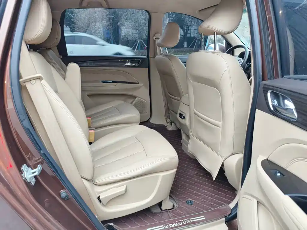 Baojun Baojun 730 2016 1.5L Manual Comfort 7-seater China V 2016 - thumbnail 10