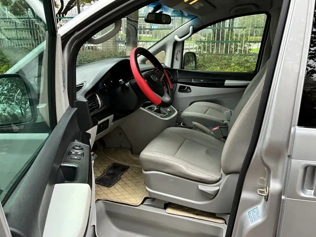 JAC Group Rui Feng M5 2014 Color Tour 2.0T Gasoline Manual Business Edition 2015 - thumbnail 6
