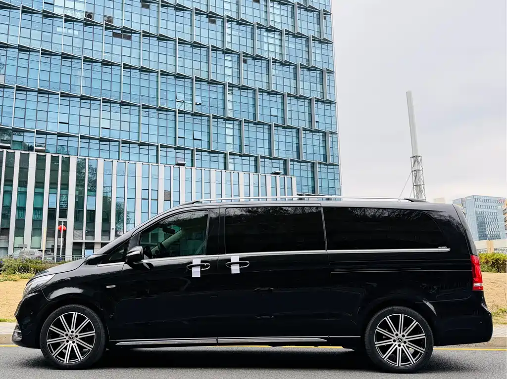 Mercedes-Benz Mercedes-Benz V-Class 2022 V 260 L Long Wheelbase Luxury Edition 2023 - thumbnail 4