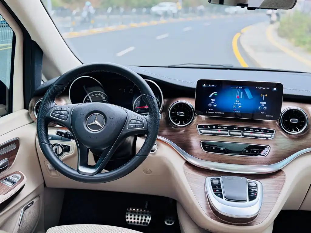 Mercedes-Benz Mercedes-Benz V-Class 2022 V 260 L Long Wheelbase Luxury Edition 2023 - thumbnail 8