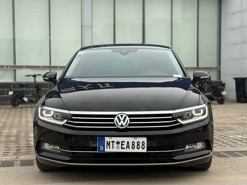 Volkswagen Magotan 2018 330TSI DSG Premium Edition 2019 - thumbnail 2