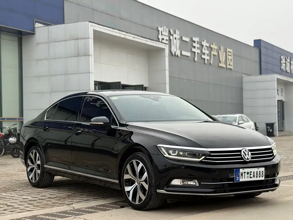Volkswagen Magotan 2018 330TSI DSG Premium Edition 2019 - thumbnail 3