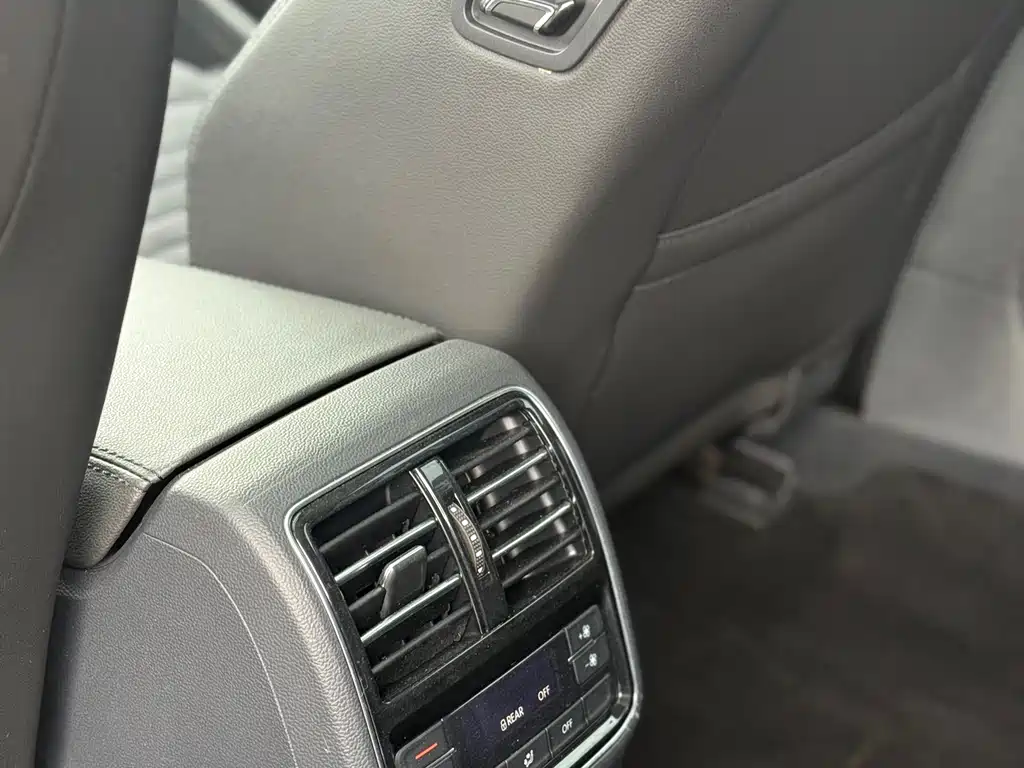 Volkswagen Magotan 2018 330TSI DSG Premium Edition 2019 - thumbnail 8