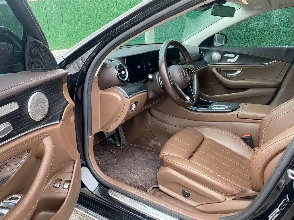 Mercedes-Benz Mercedes-Benz E-Class 2022 E 350 e L Plug-in Hybrid Sedan 2022 - thumbnail 4