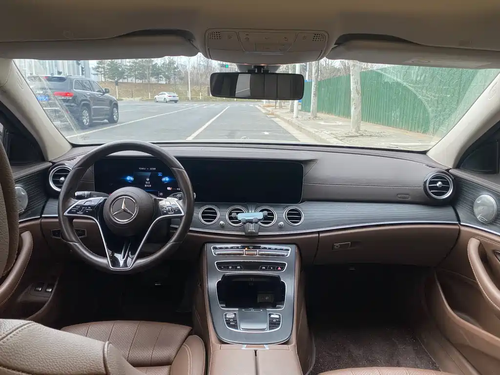 Mercedes-Benz Mercedes-Benz E-Class 2022 E 350 e L Plug-in Hybrid Sedan 2022 - thumbnail 5