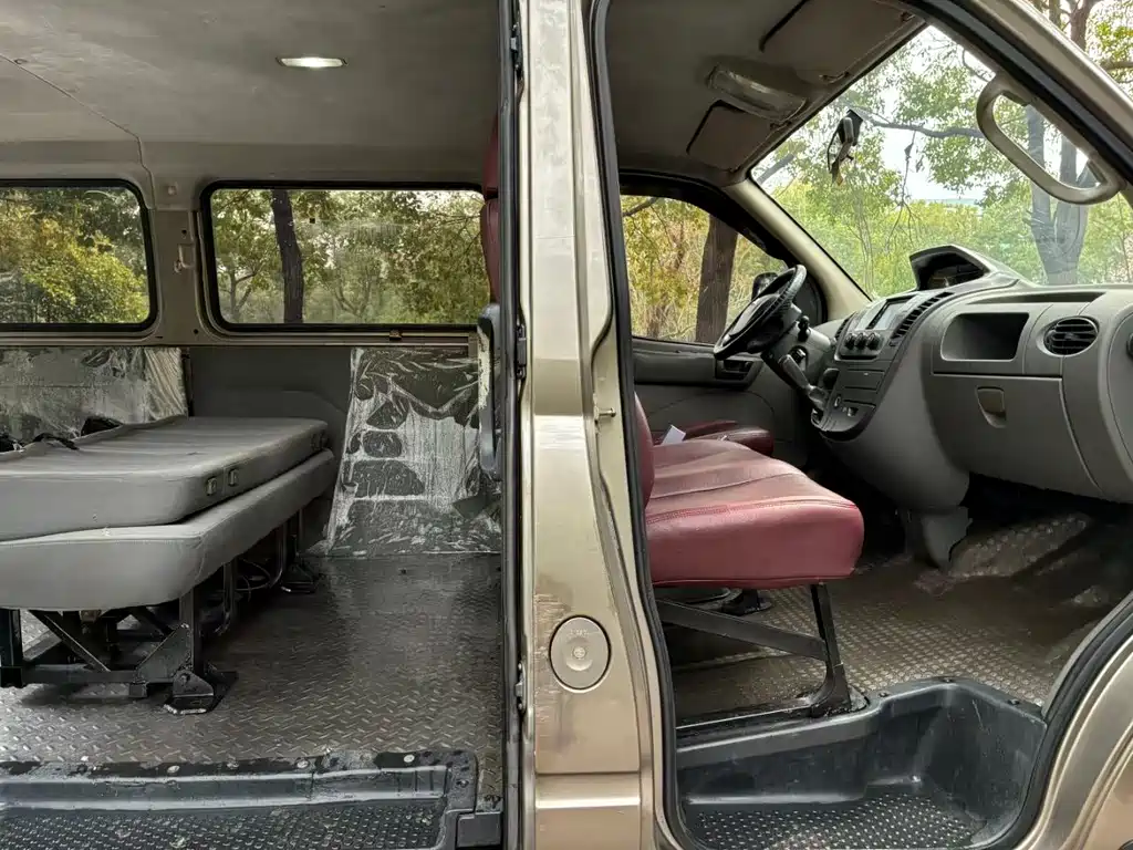 Maxus MAXUS V80 2014 2.5T Short Wheelbase Low Roof 2014 - thumbnail 5