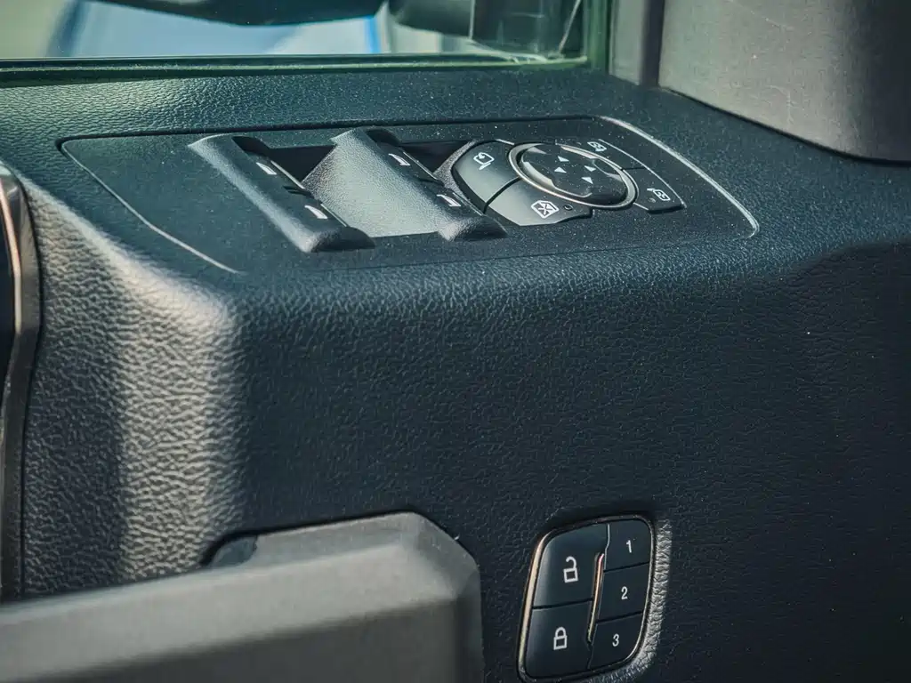 Ford Ford F-150 Raptor 2017 3.5L V6 EcoBoost Raptor Performance Package 2018 - thumbnail 6