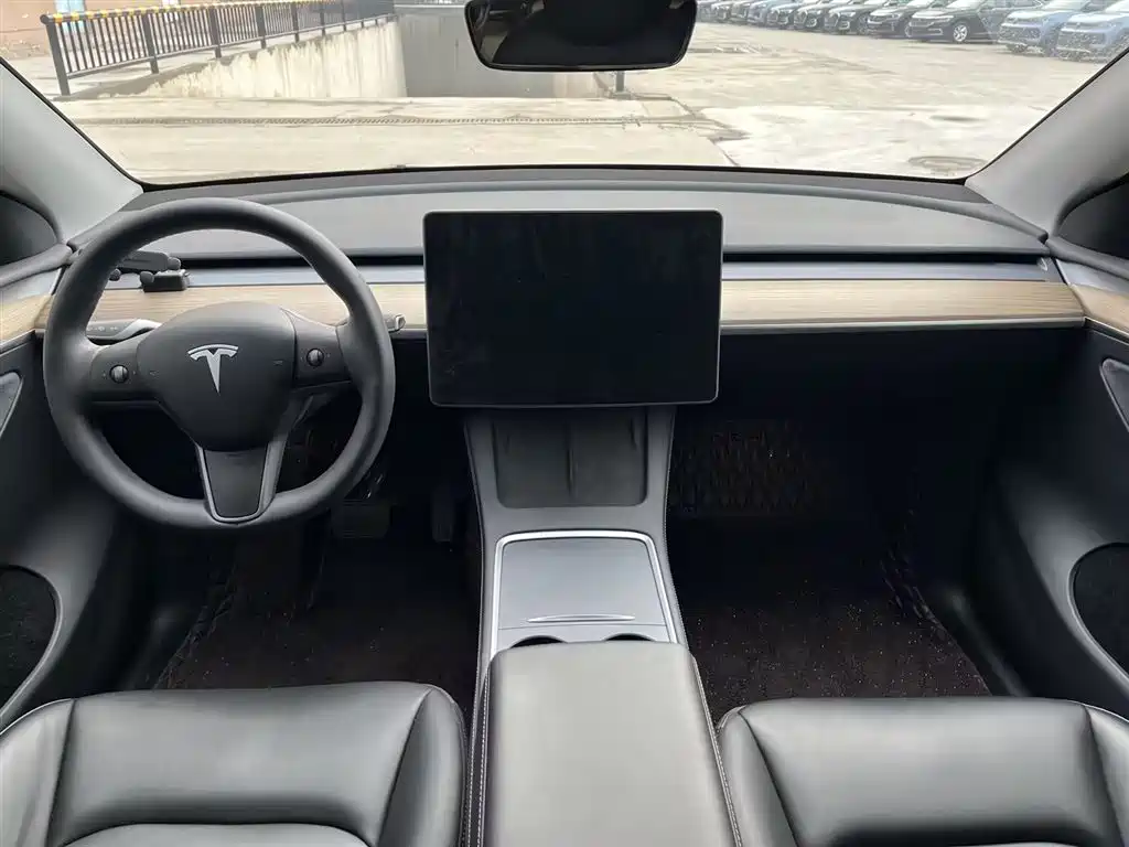 Tesla Model Y 2022 Rear-Wheel Drive 2023 - thumbnail 9