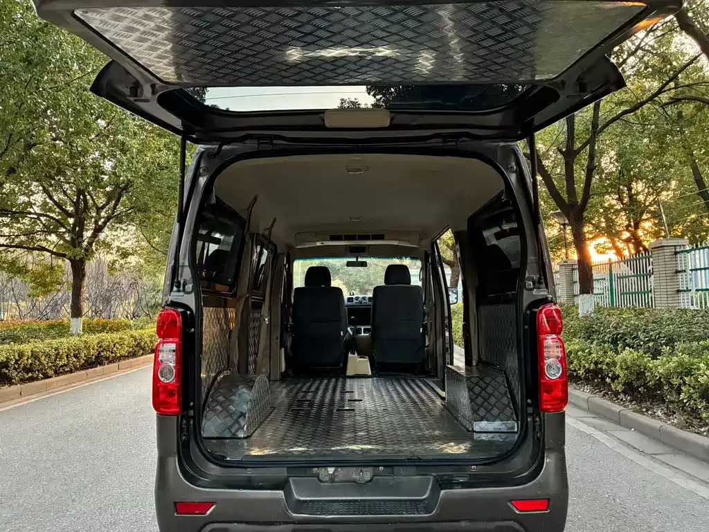 Changan Kai Cheng Changan Ruixing M90 2018 2.0L CNG Flat Roof Hatchback 6-Seat 4G94S 2018 - thumbnail 6