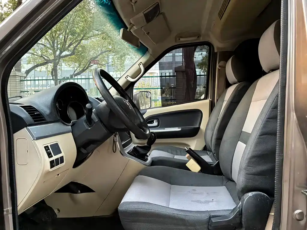 Changan Kai Cheng Changan Ruixing M90 2018 2.0L CNG Flat Roof Hatchback 6-Seat 4G94S 2018 - thumbnail 7