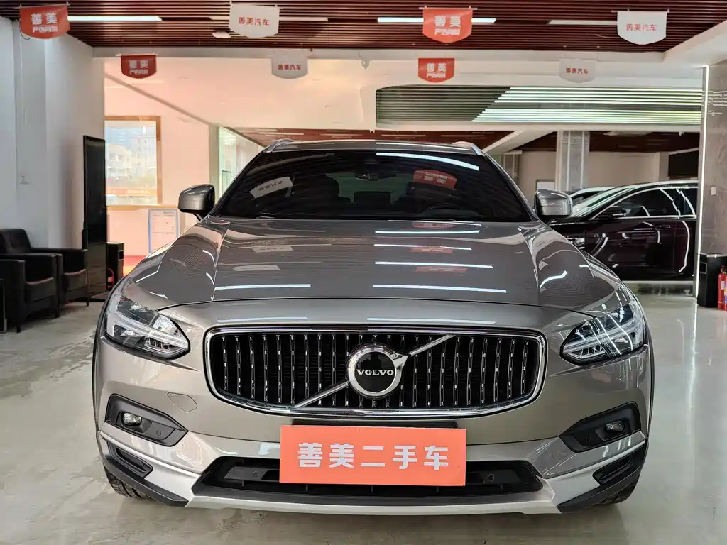 Volvo Volvo V90 2021 Cross Country B5 AWD Intelligent Distance Edition 2021 - thumbnail 2