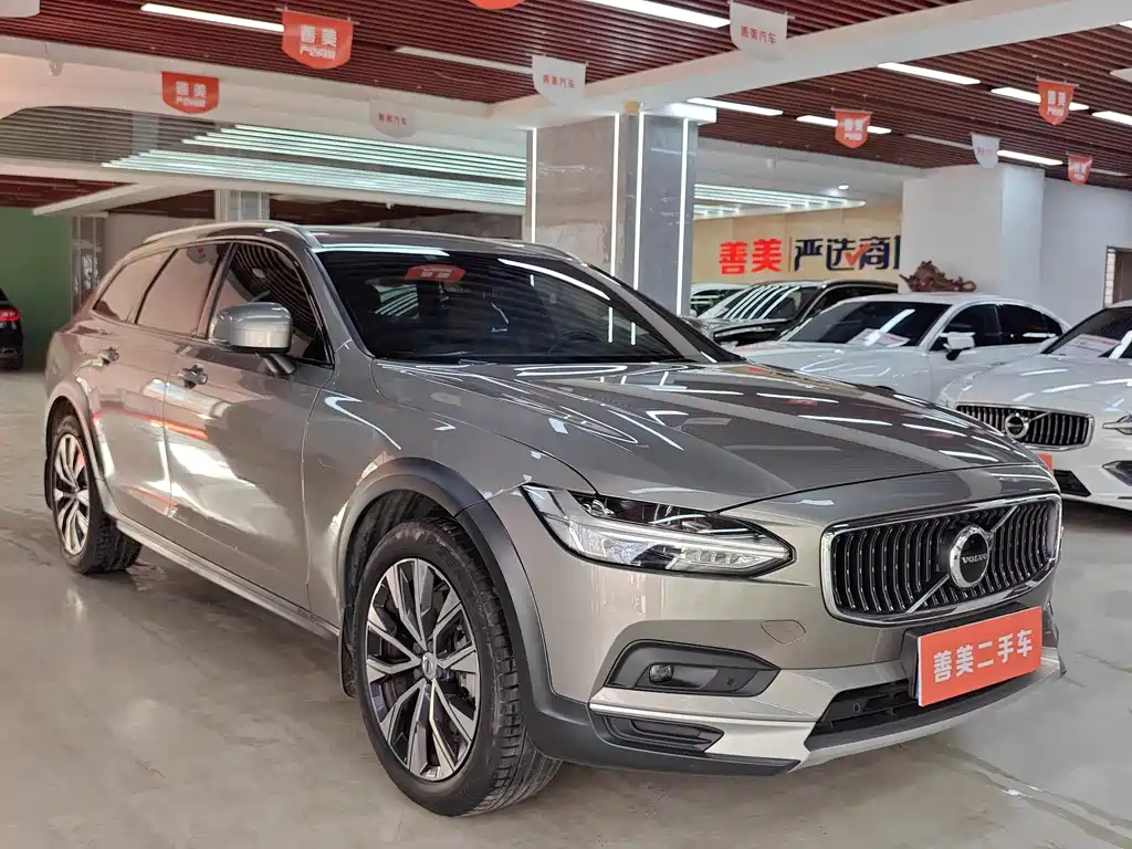 Volvo Volvo V90 2021 Cross Country B5 AWD Intelligent Distance Edition 2021 - thumbnail 3