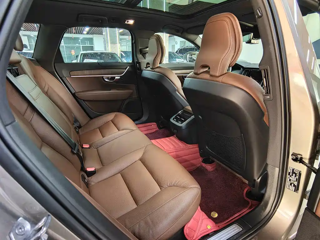 Volvo Volvo V90 2021 Cross Country B5 AWD Intelligent Distance Edition 2021 - thumbnail 11