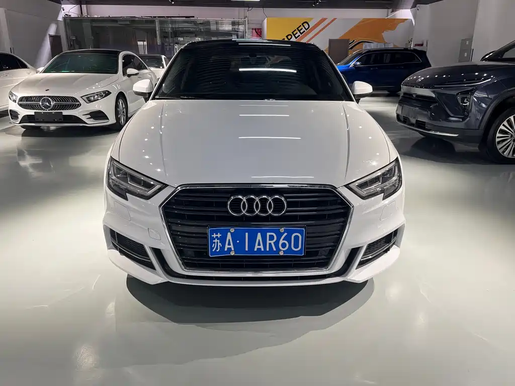 Audi Audi A3 2017 Limousine 35 TFSI Sport Edition 2018 - thumbnail 2