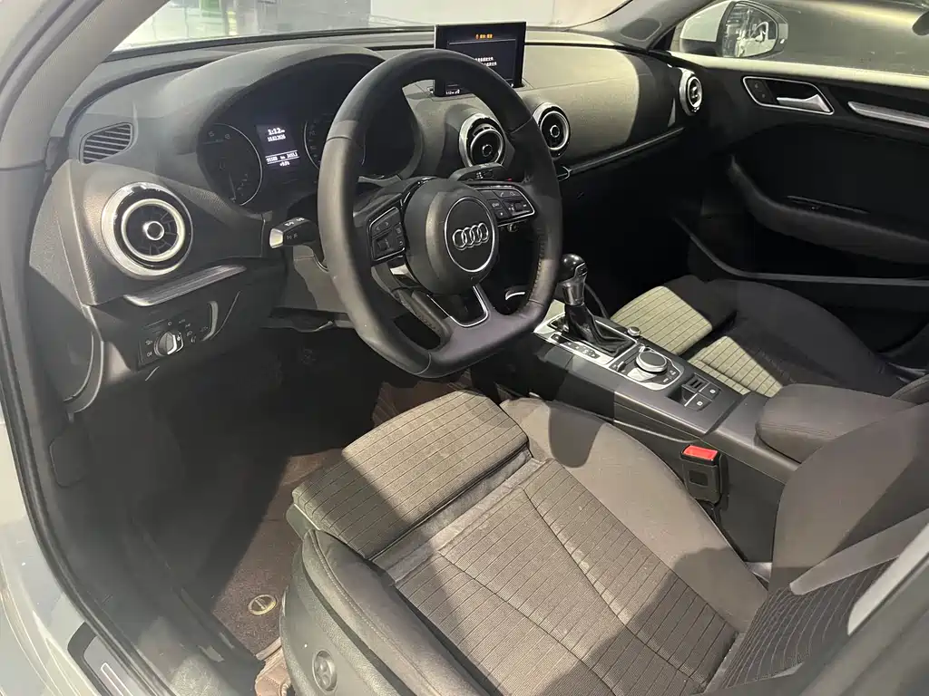 Audi Audi A3 2017 Limousine 35 TFSI Sport Edition 2018 - thumbnail 14