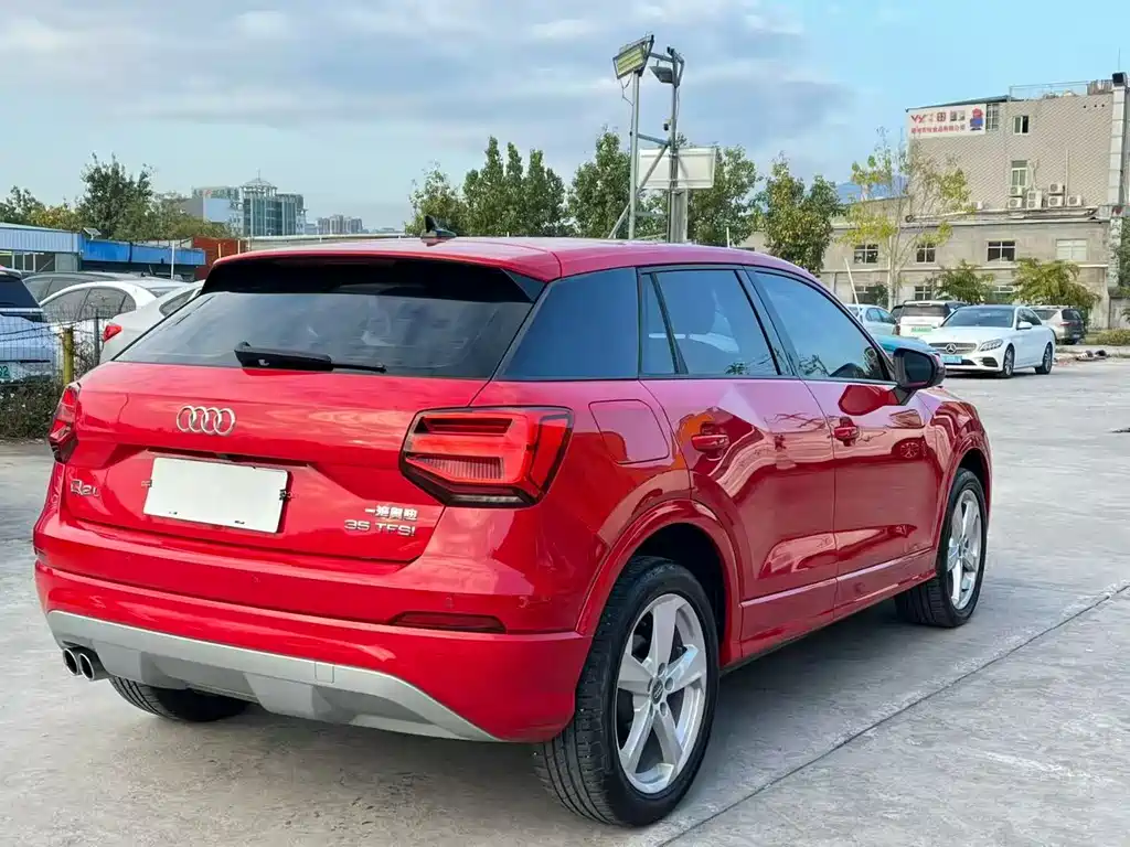 Audi Audi Q2L 2020 35 TFSI Fashion Elegant Model 2020 - thumbnail 7