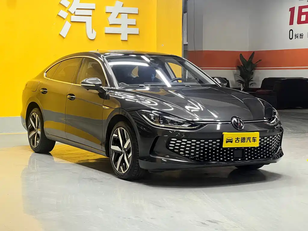 Volkswagen Lamando 2022 Lamando L 280TSI DSG Cool & Spicy Edition 2023 - thumbnail 3