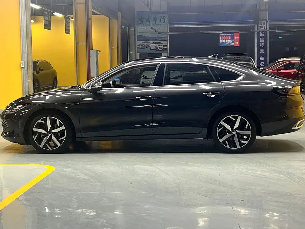 Volkswagen Lamando 2022 Lamando L 280TSI DSG Cool & Spicy Edition 2023 - thumbnail 4