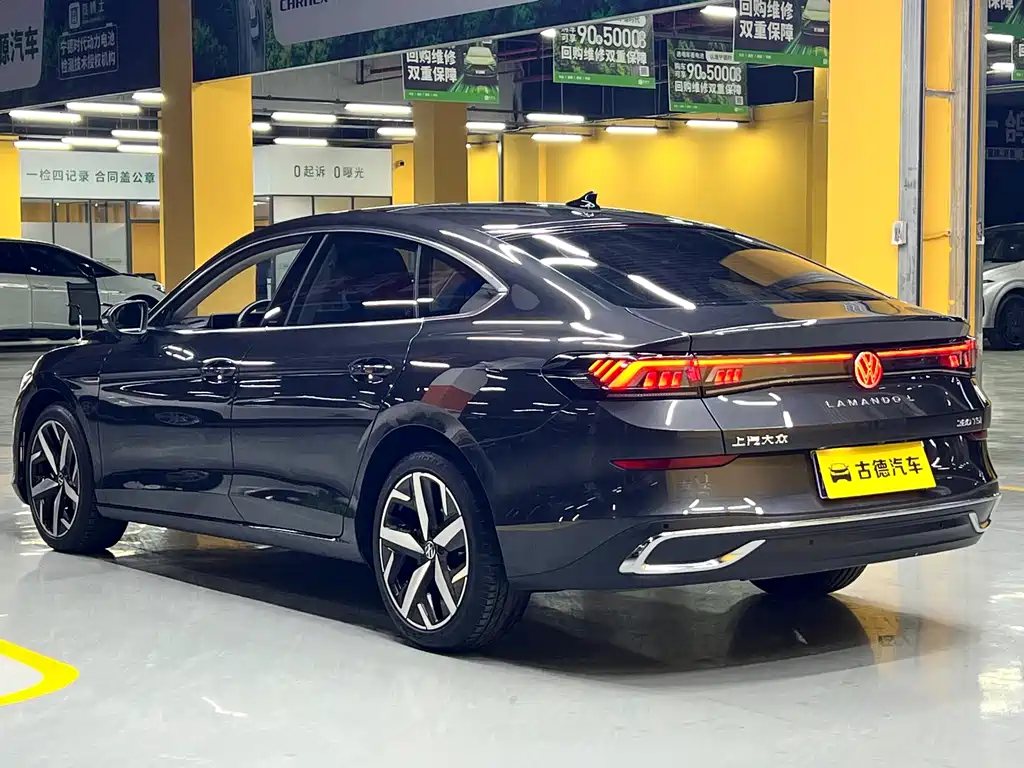 Volkswagen Lamando 2022 Lamando L 280TSI DSG Cool & Spicy Edition 2023 - thumbnail 5