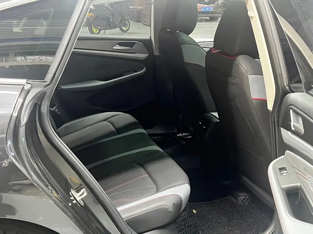 Volkswagen Lamando 2022 Lamando L 280TSI DSG Cool & Spicy Edition 2023 - thumbnail 10