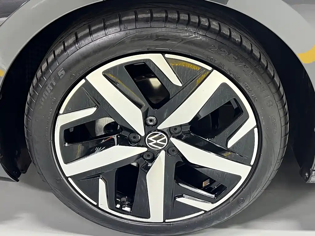 Volkswagen Lamando 2022 Lamando L 280TSI DSG Cool & Spicy Edition 2023 - thumbnail 23