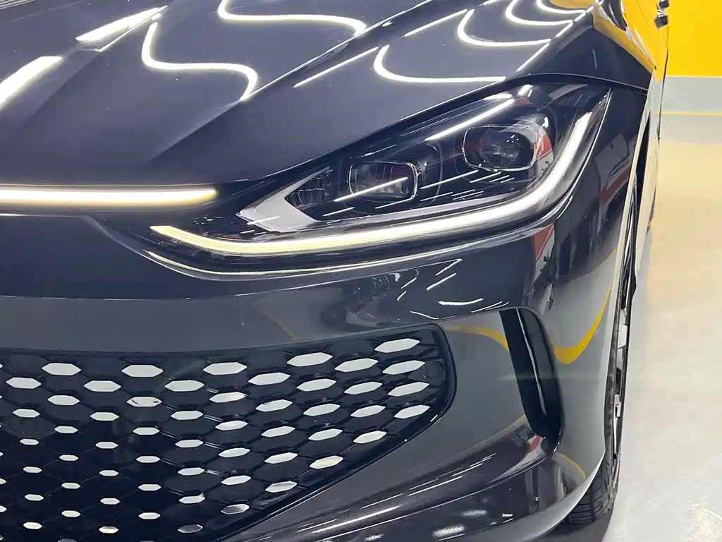 Volkswagen Lamando 2022 Lamando L 280TSI DSG Cool & Spicy Edition 2023 - thumbnail 25