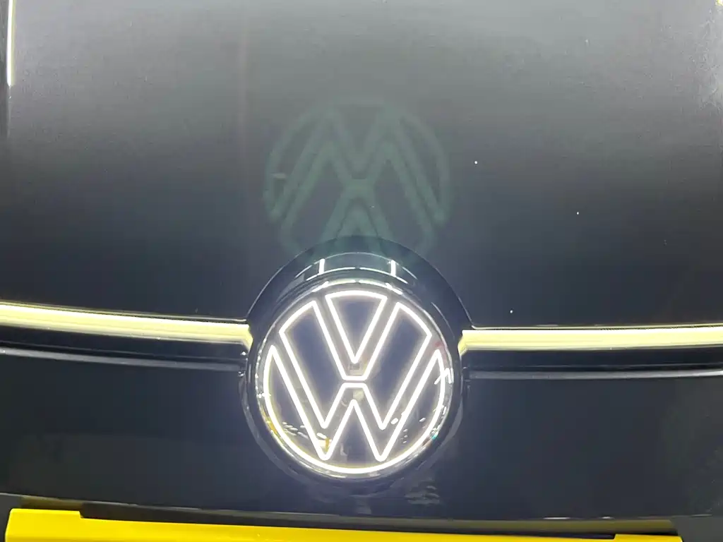 Volkswagen Lamando 2022 Lamando L 280TSI DSG Cool & Spicy Edition 2023 - thumbnail 26
