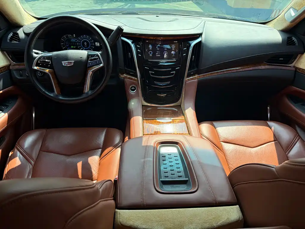 Cadillac Cadillac Escalade 2017 6.2L Presidential Edition US Specification 2019 - thumbnail 5