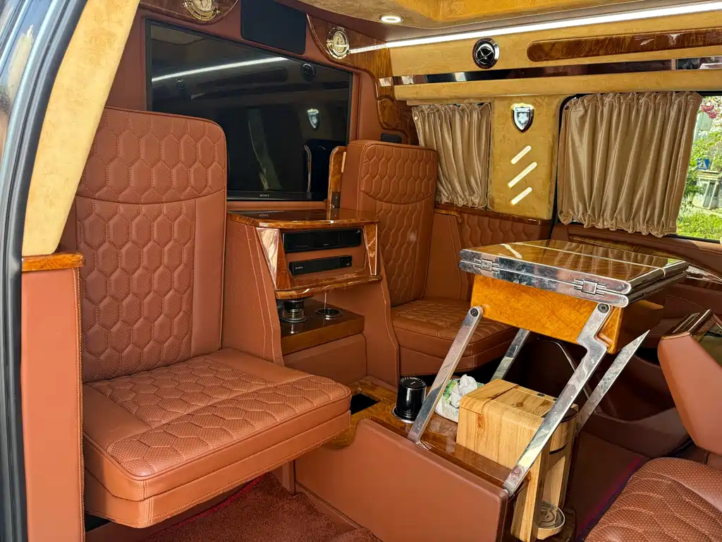 Cadillac Cadillac Escalade 2017 6.2L Presidential Edition US Specification 2019 - thumbnail 8