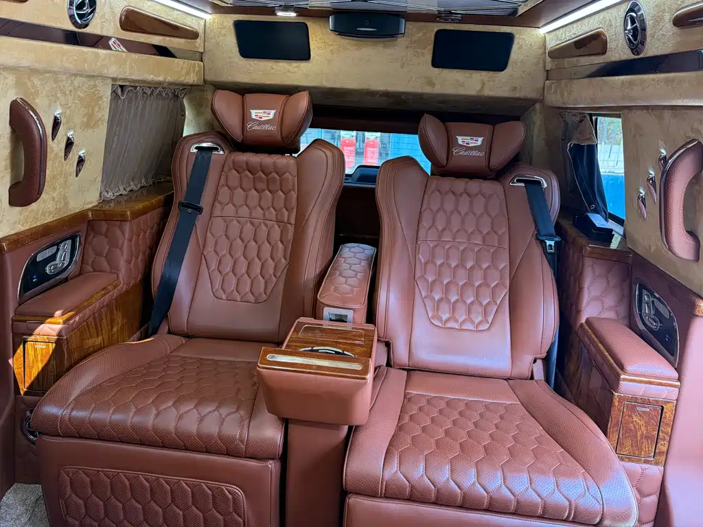 Cadillac Cadillac Escalade 2017 6.2L Presidential Edition US Specification 2019 - thumbnail 12