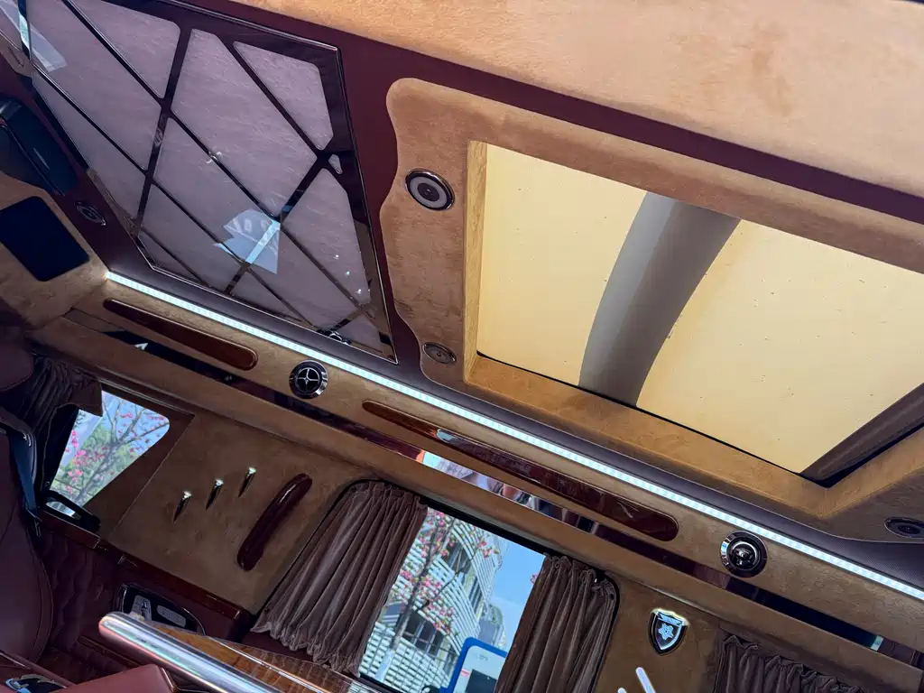 Cadillac Cadillac Escalade 2017 6.2L Presidential Edition US Specification 2019 - thumbnail 14
