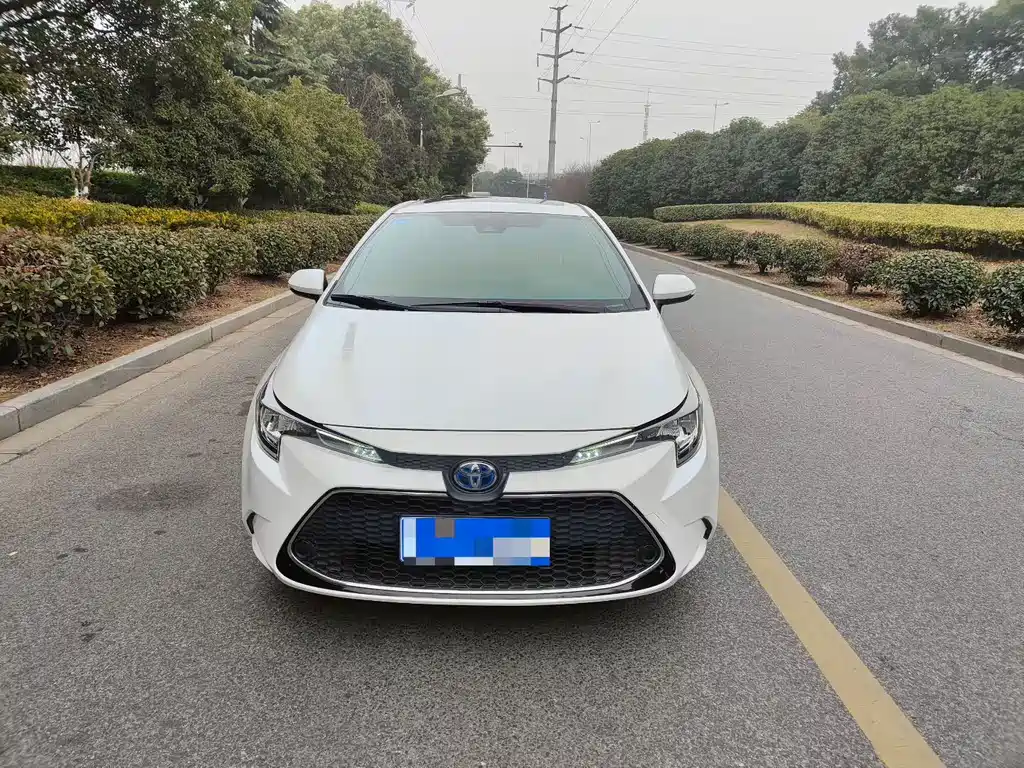 Toyota Toyota Corolla 2022 Hybrid 1.8H E-CVT Luxury Edition 2023 - thumbnail 2
