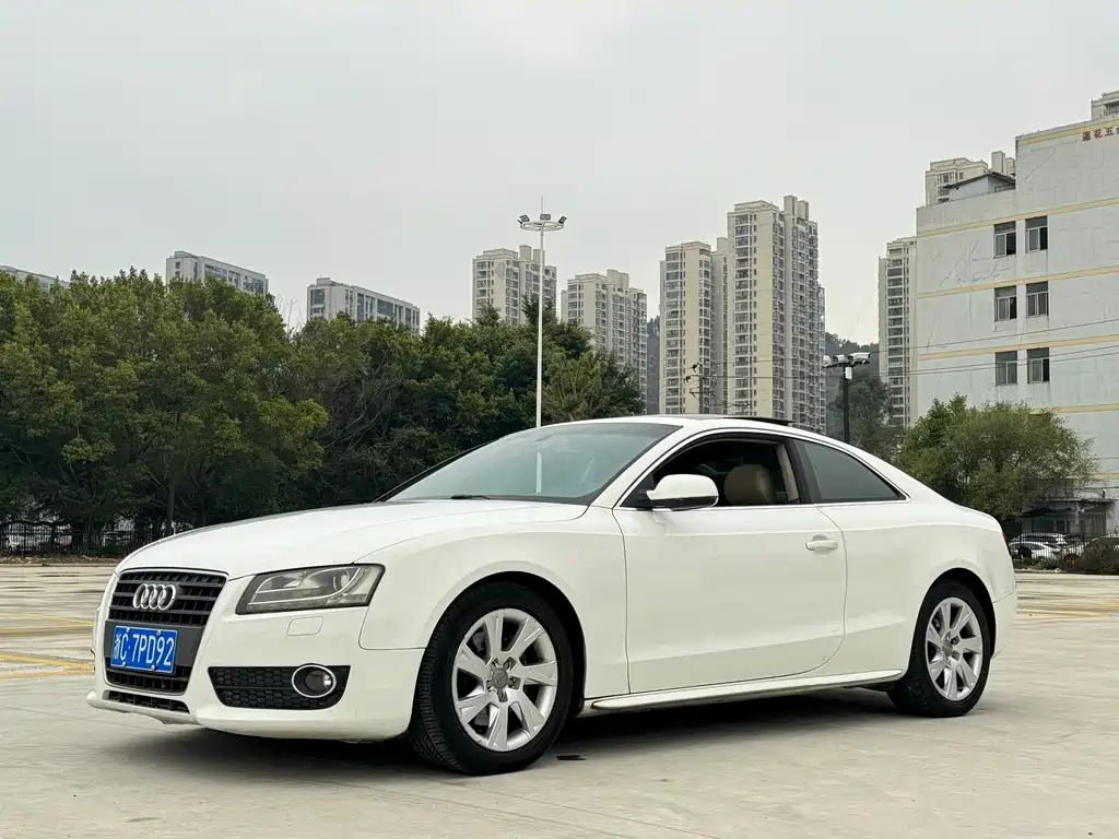 Audi Audi A5 Import 2010 2.0TFSI Coupe Fashion Edition 2009 - thumbnail 2