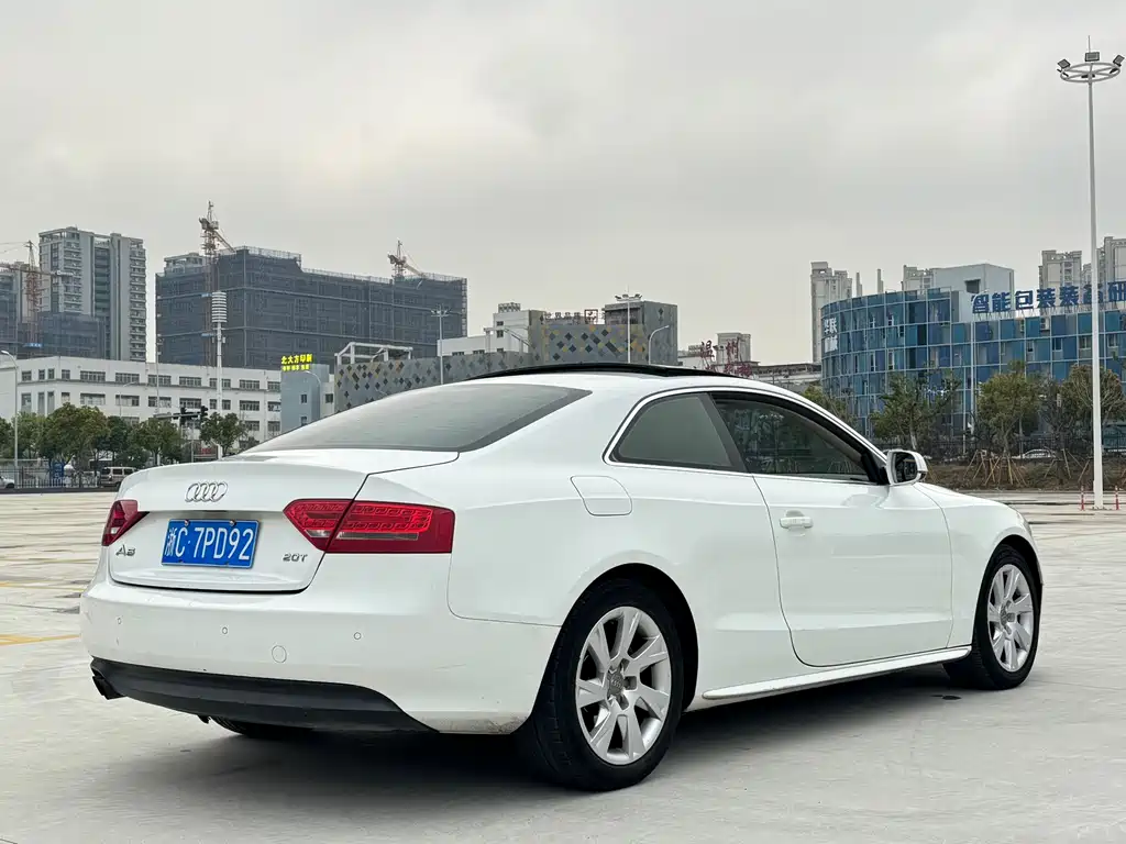 Audi Audi A5 Import 2010 2.0TFSI Coupe Fashion Edition 2009 - thumbnail 4