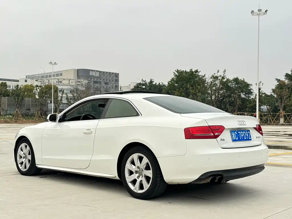 Audi Audi A5 Import 2010 2.0TFSI Coupe Fashion Edition 2009 - thumbnail 5