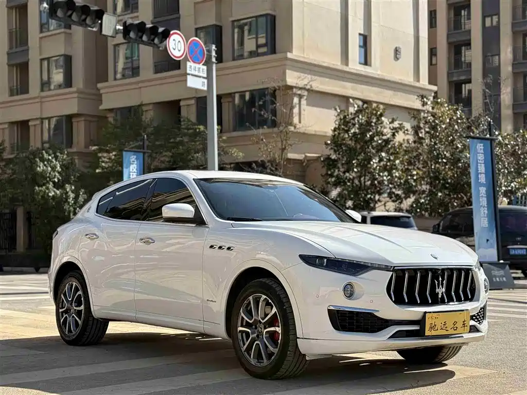 Maserati Maserati Levante 2020 3.0T Ermenegildo Zegna Limited Edition 2021 - thumbnail 3