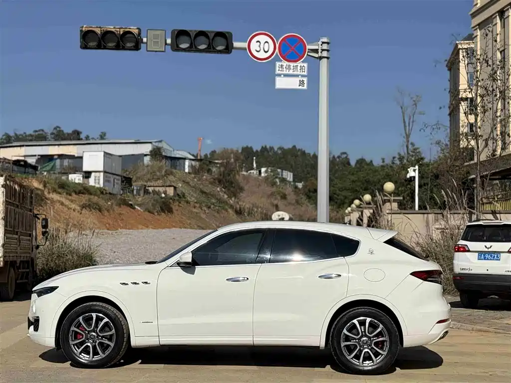 Maserati Maserati Levante 2020 3.0T Ermenegildo Zegna Limited Edition 2021 - thumbnail 13