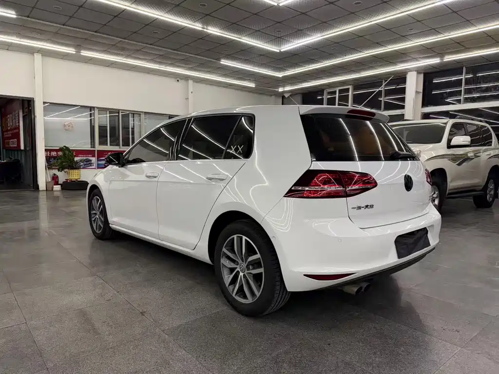 Volkswagen Golf 2017 230TSI Automatic Luxury Million Vehicle Anniversary Edition 2017 - thumbnail 8
