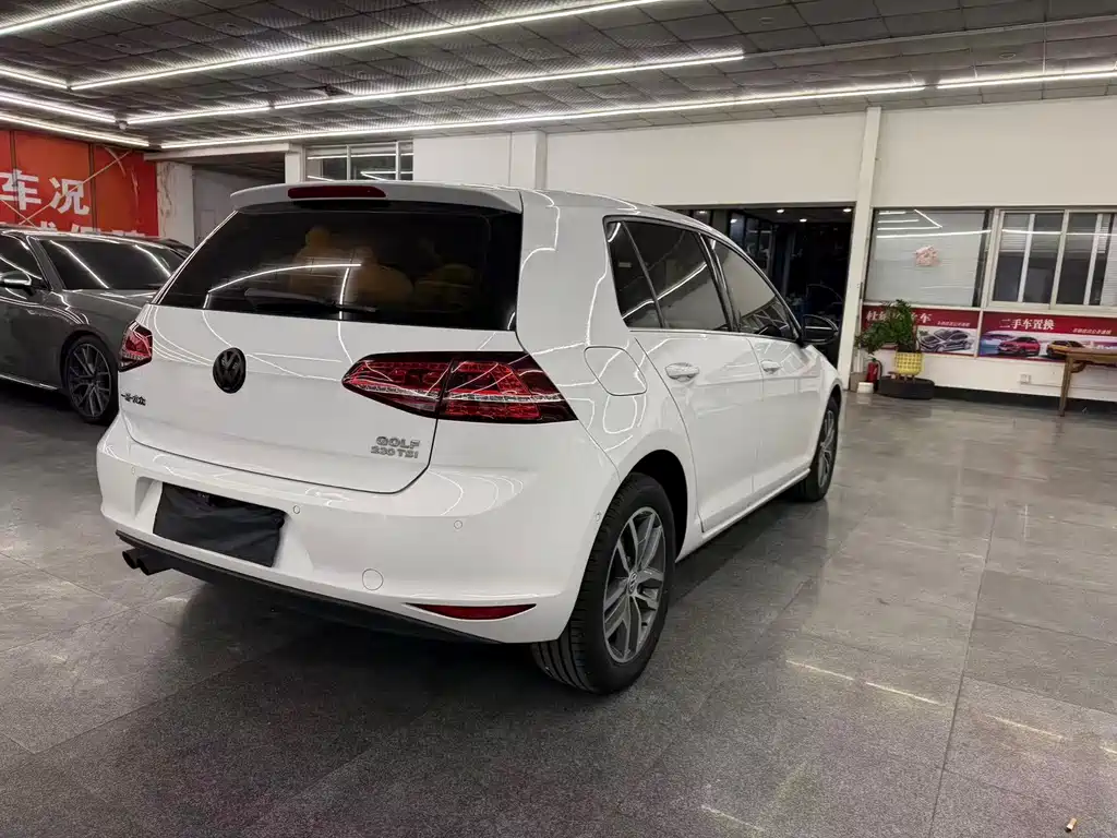 Volkswagen Golf 2017 230TSI Automatic Luxury Million Vehicle Anniversary Edition 2017 - thumbnail 9