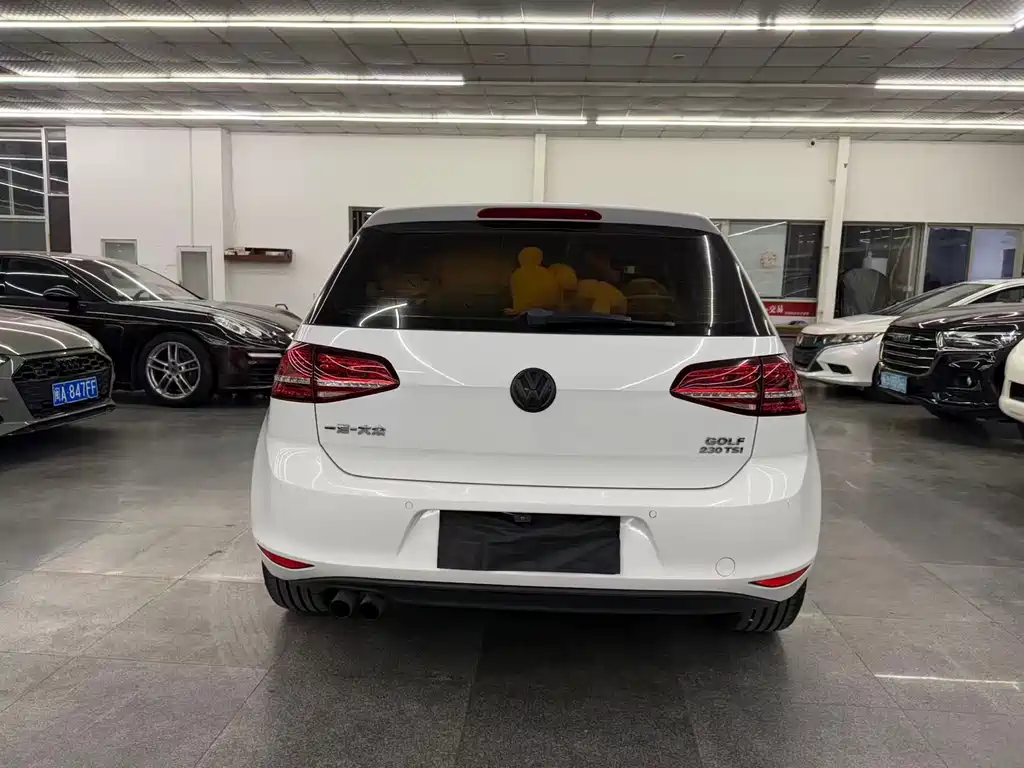 Volkswagen Golf 2017 230TSI Automatic Luxury Million Vehicle Anniversary Edition 2017 - thumbnail 10