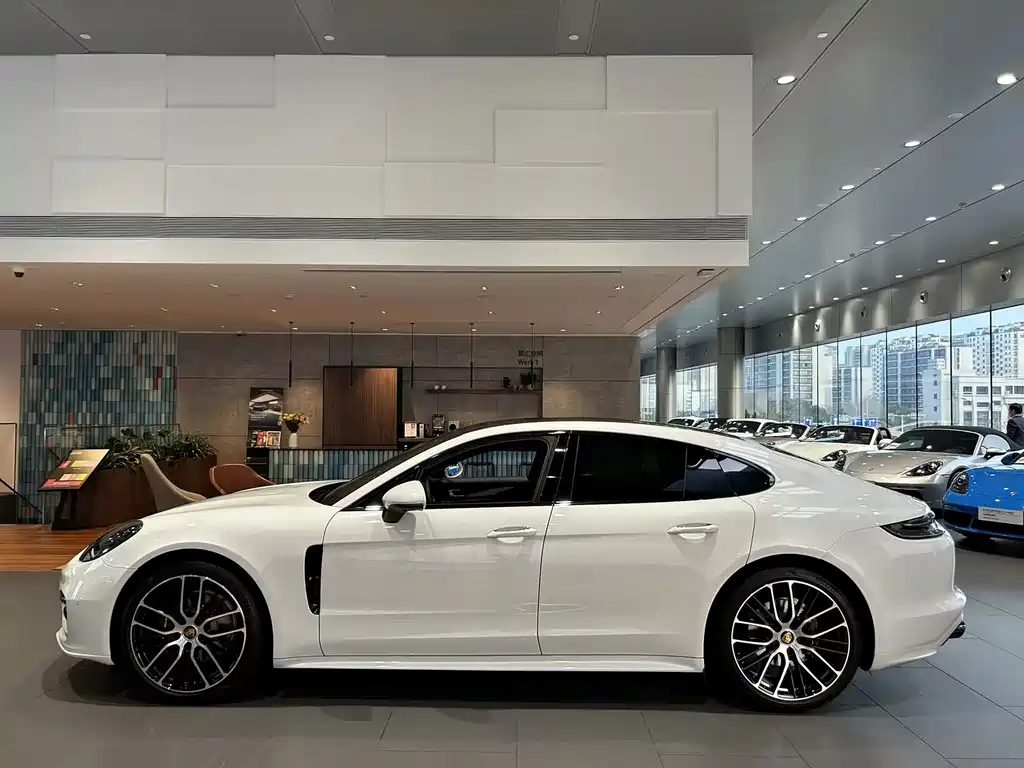 Porsche Panamera 2023 Panamera 2.9T Platinum Edition 2024 - thumbnail 2
